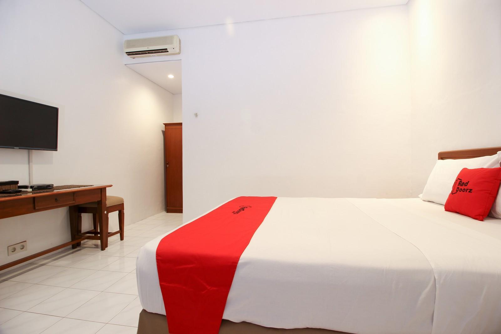 Guest house Reddoorz Near Alun Alun Selatan 2